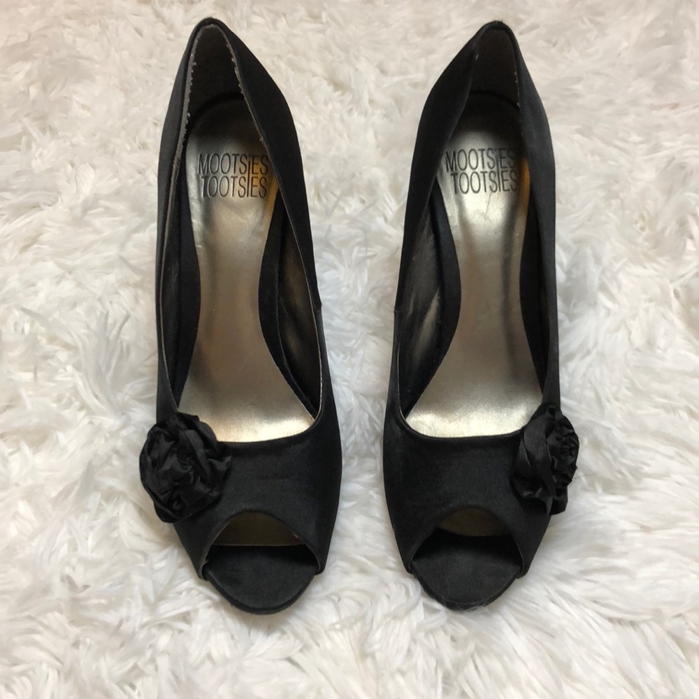 Open toe black dress heels rose accent - Picture 2 of 5